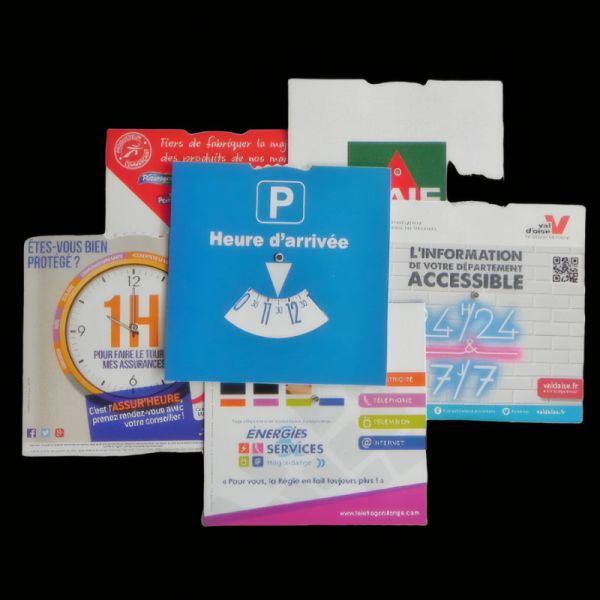 Ensemble de disque de stationnement personnalisés sur fond noir